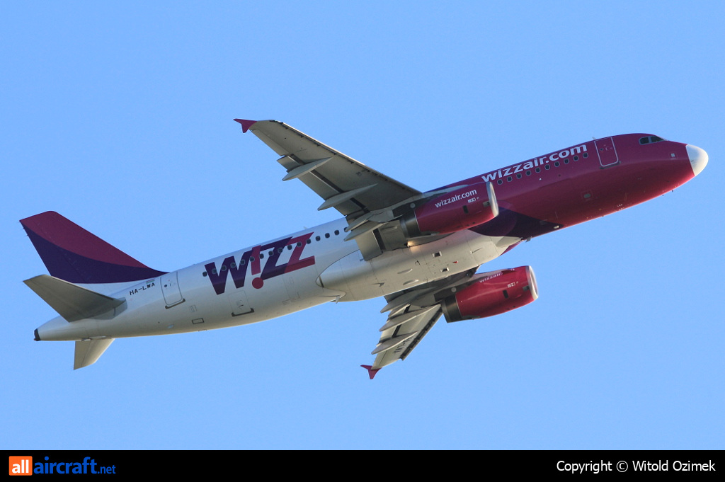 HA-LWA · Airbus A320-232 · (FCO / LIRF)
