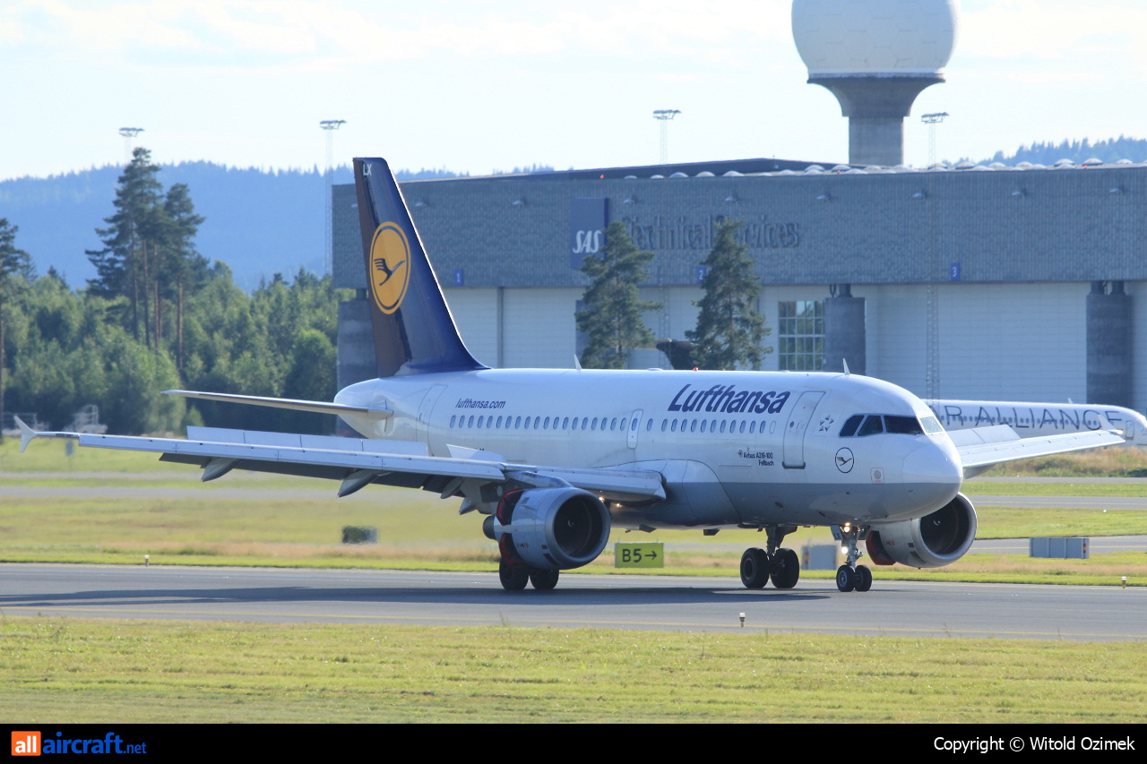 D-AILX · Airbus A319-114 · (OSL / ENGM)