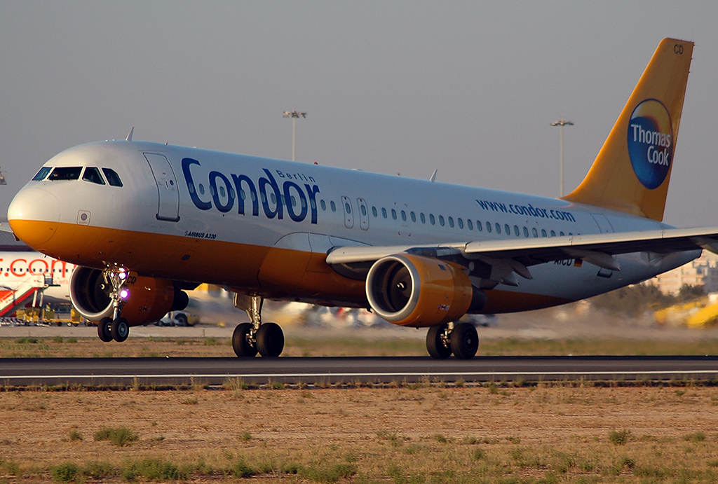 D-AICD · Airbus A320-212 · (FAO  / LPFR)