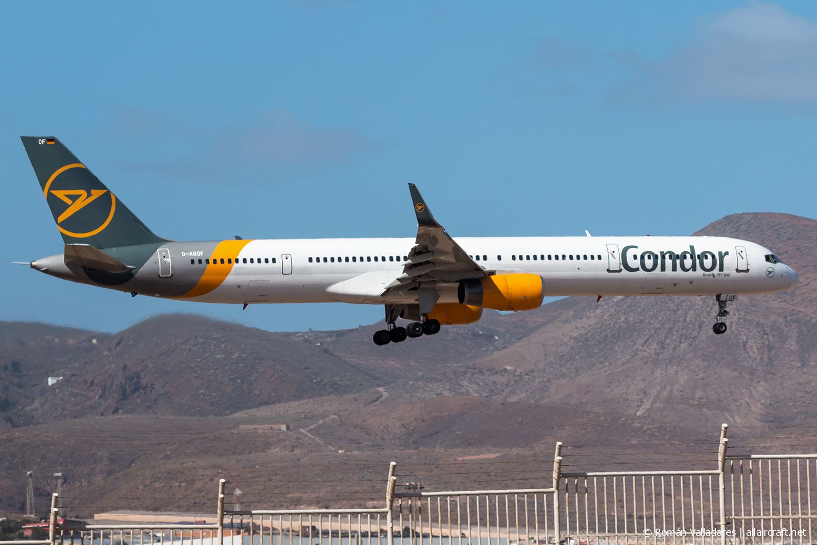 D-ABOF · Boeing 757-330(WL) · (LPA / GCLP)