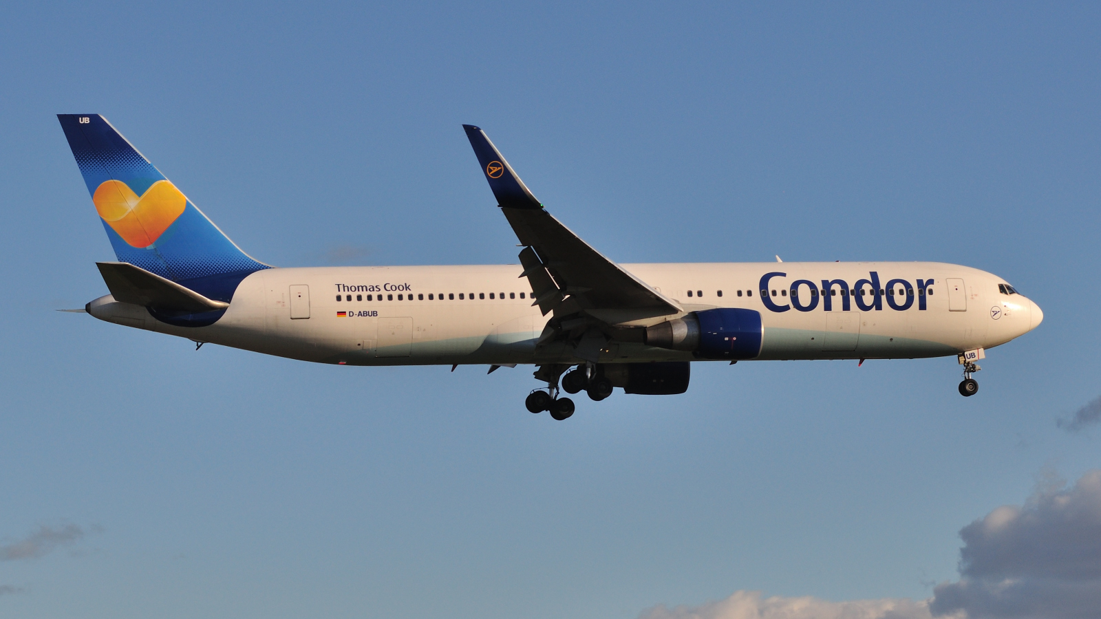 D-ABUB · Boeing 767-330/ER · (YUL / CYUL)