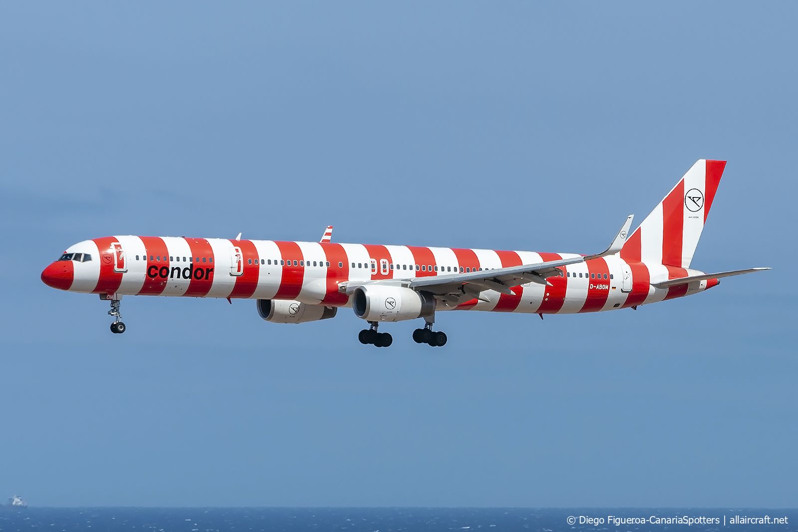 D-ABOM · Boeing 757-330(WL) · (LPA / GCLP)