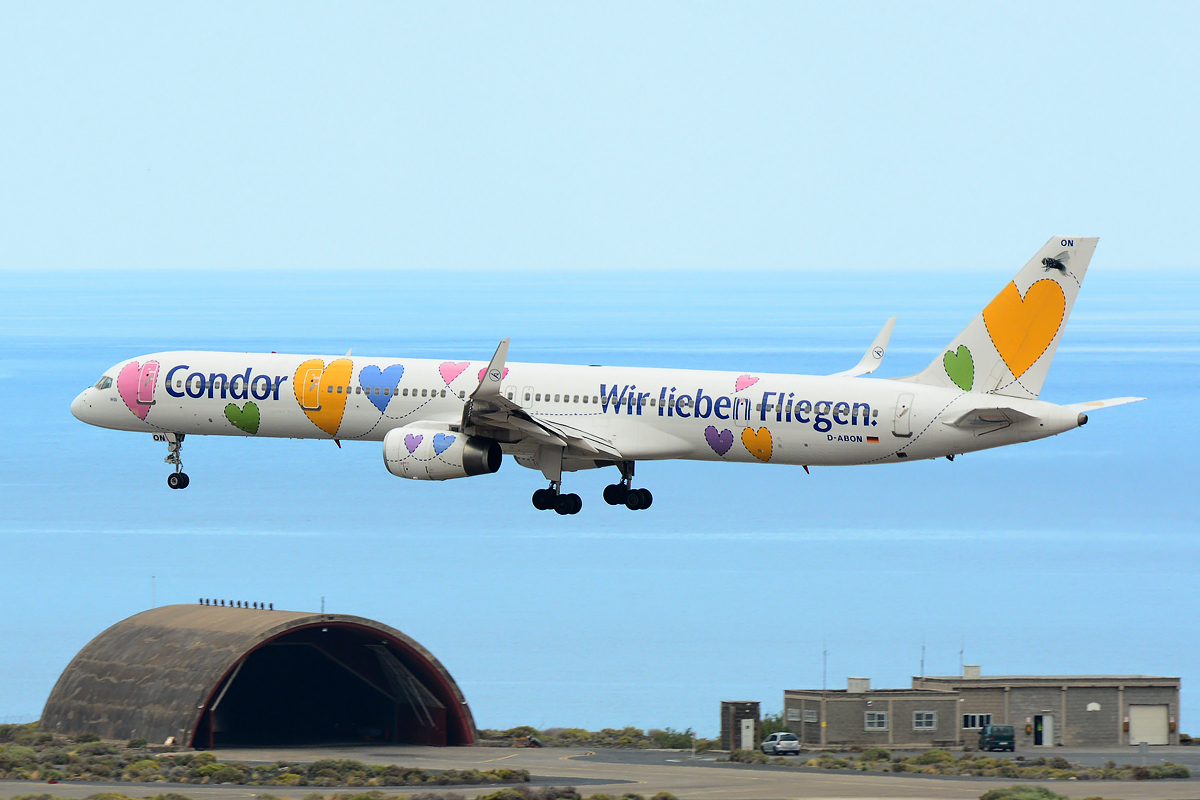 D-ABON · Boeing 757-330 · (LPA / GCLP)