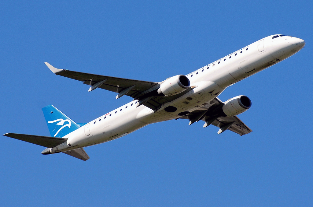 4O-AOA · Embraer 190-200LR · (CPH / EKCH)