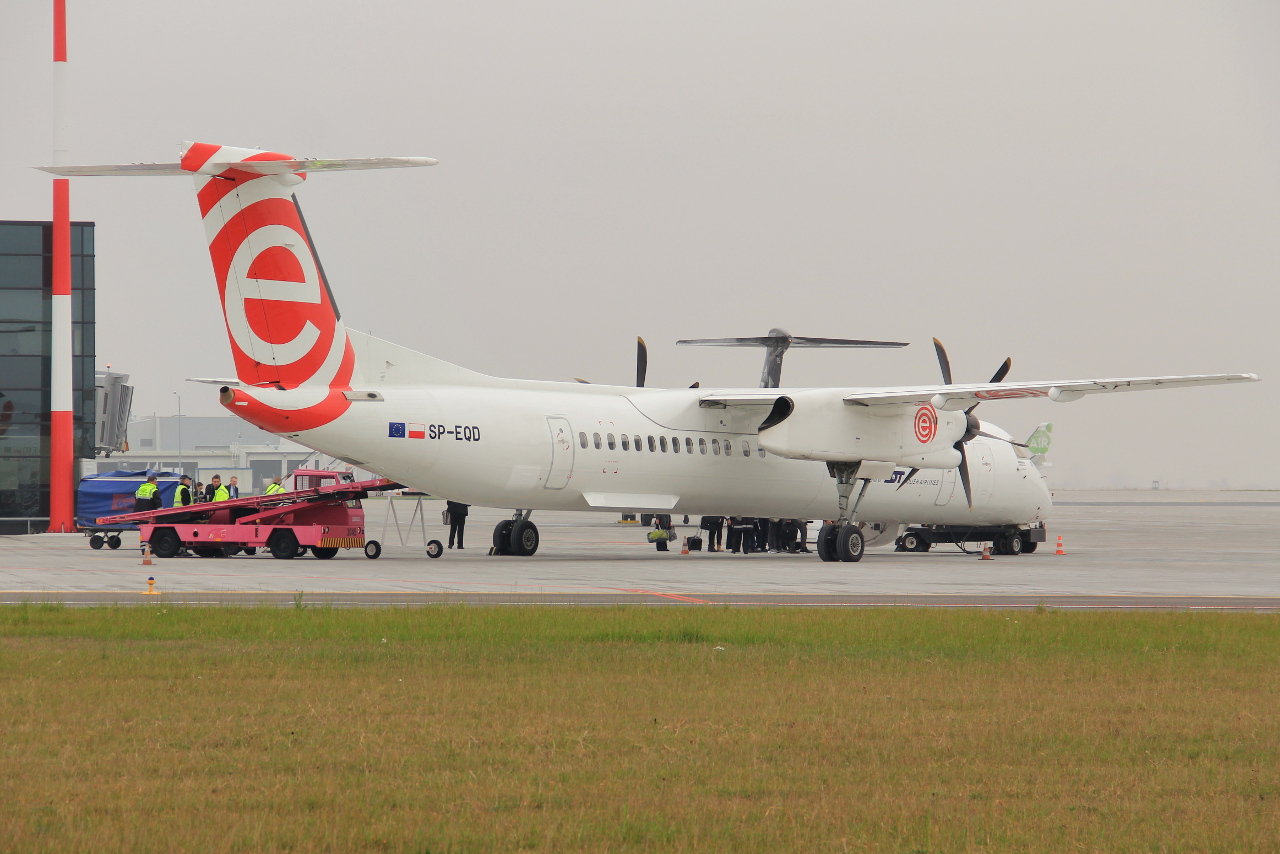 SP-EQD · Bombardier Dash 8-Q402 · (RZE / EPRZ)
