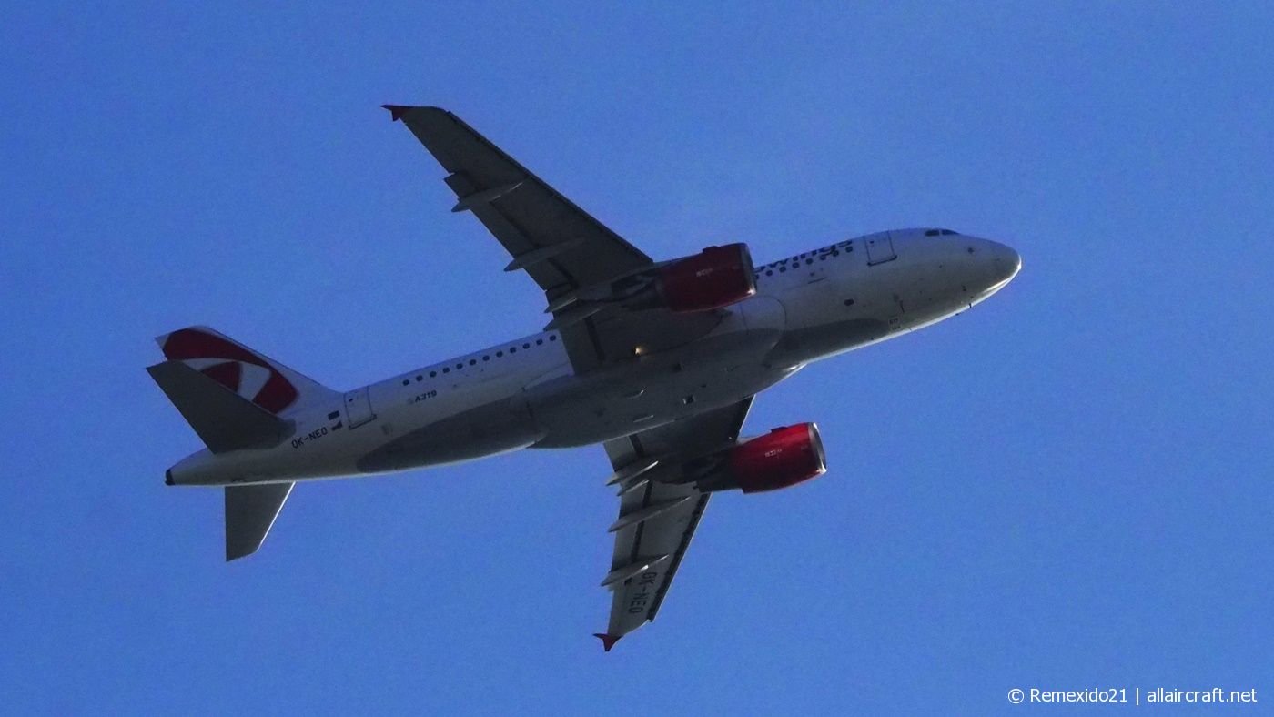 OK-NEO · Airbus A319-112 · (FAO/LPFR)