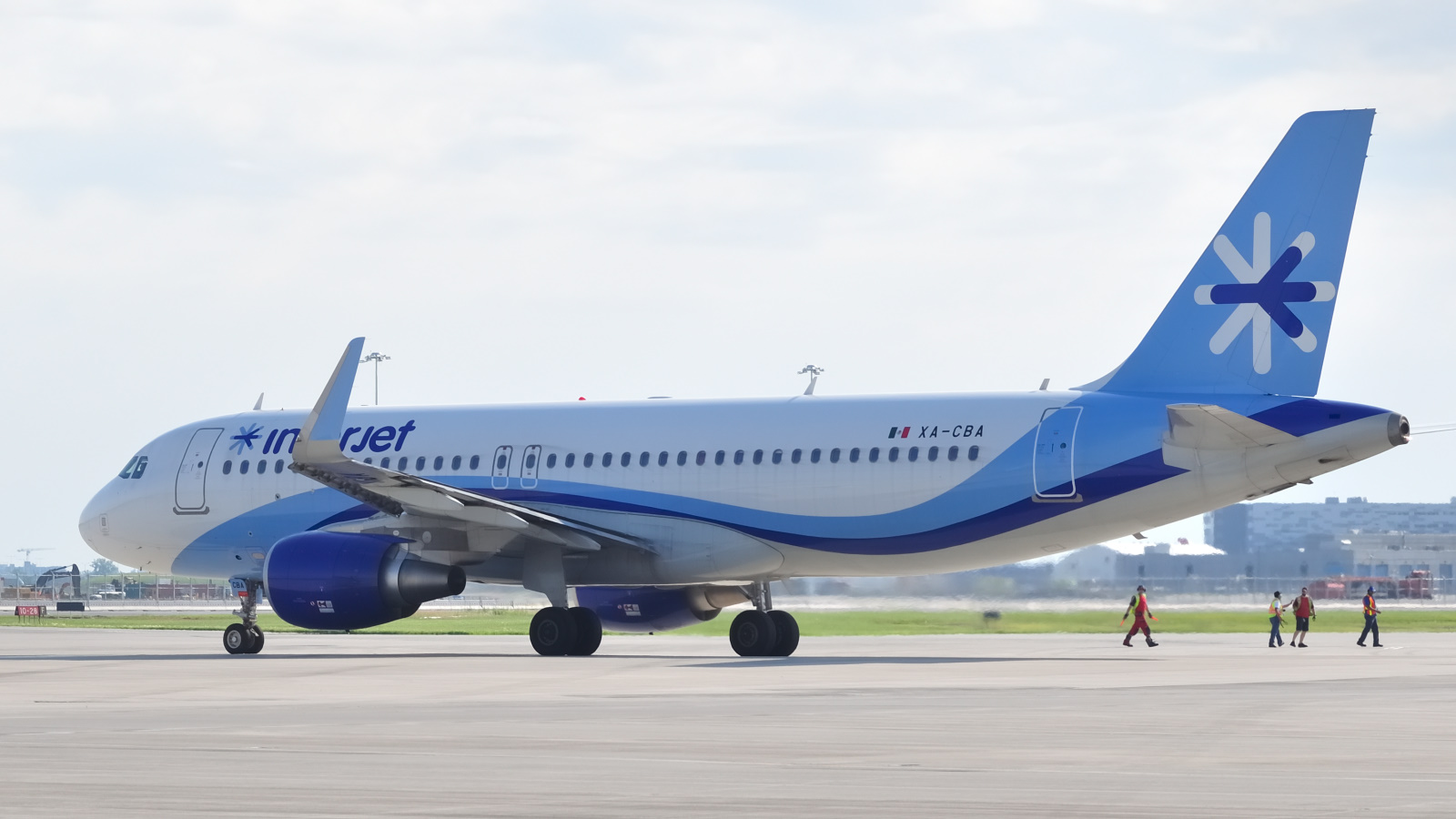 XA-CBA · Airbus A320-214 · (YUL / CYUL)