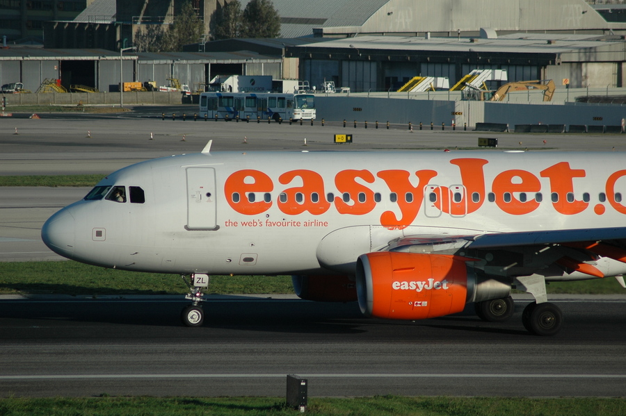 HB-JZL · Airbus A319-111 · (LIS / LPPT)