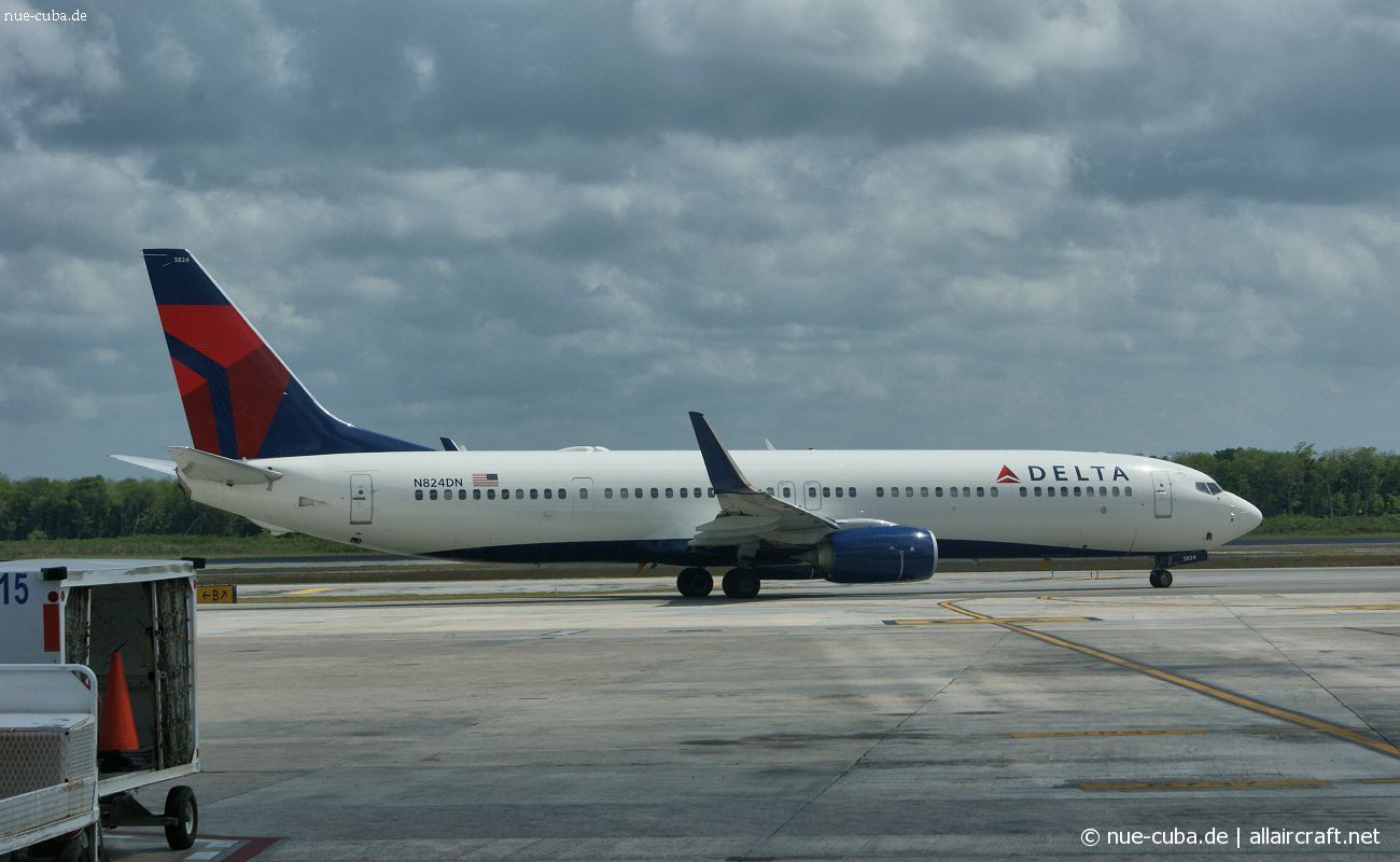 N824DN · Boeing 737-932/ER · (MBJ / MKJS)
