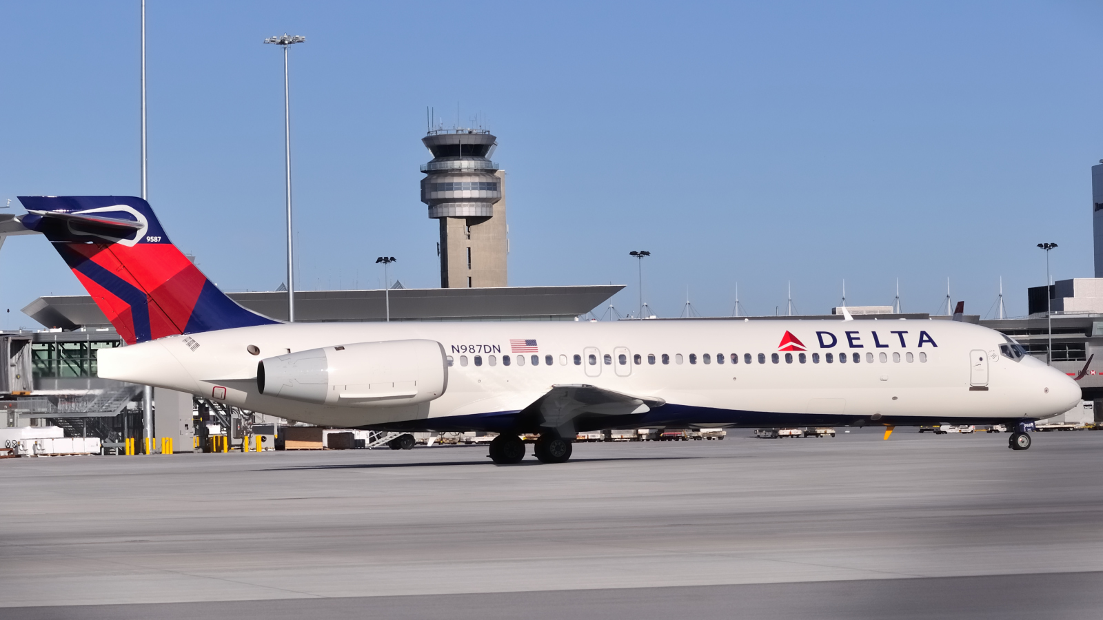 N987DN · Boeing 717-23S · (YUL / CYUL)