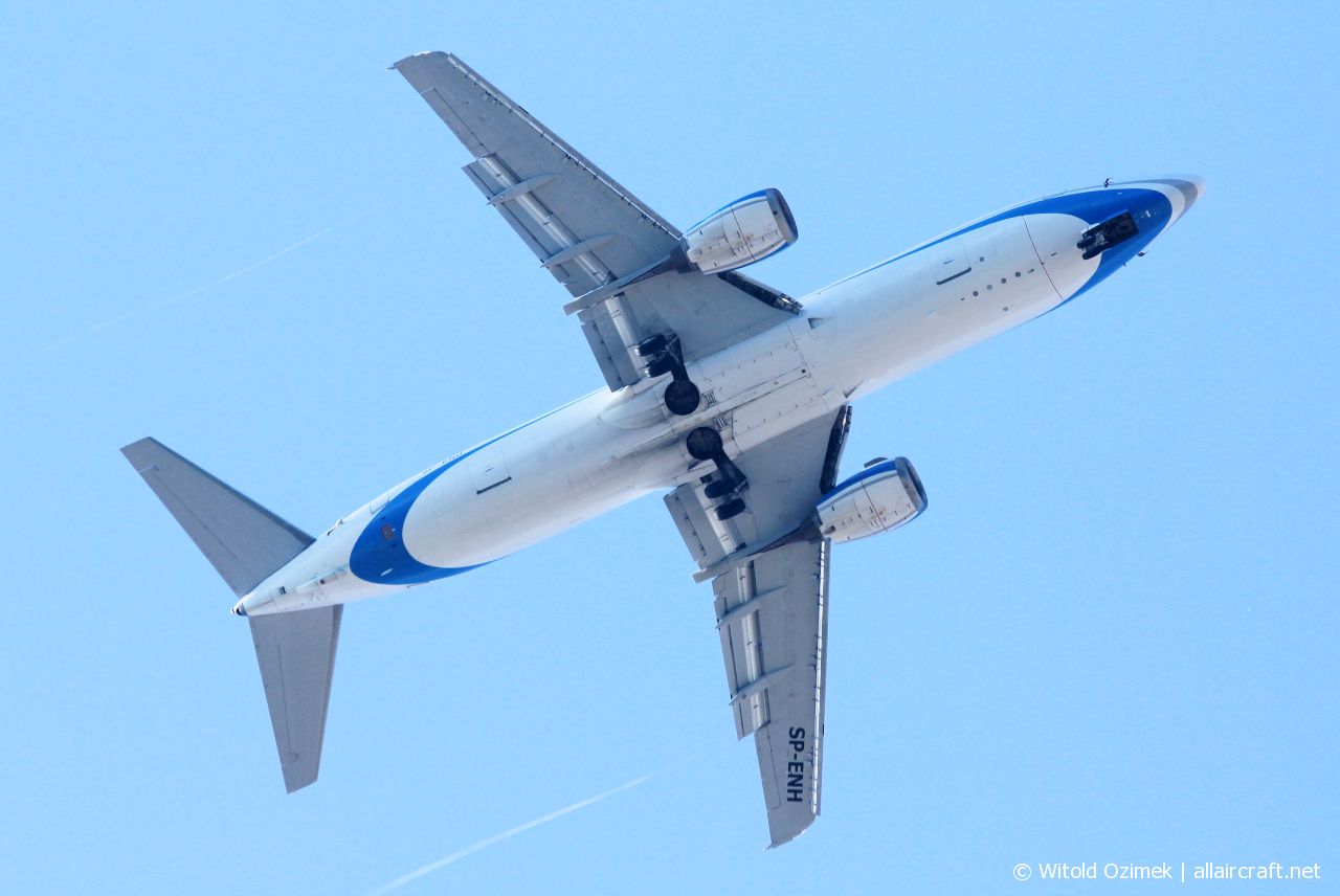 SP-ENH · Boeing 737-405 · (HER / LGIR)
