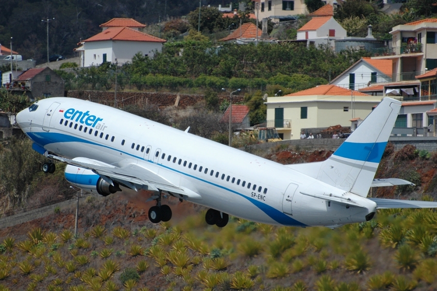 SP-ENC · Boeing 737-4Q8 · (FNC / LPMA)