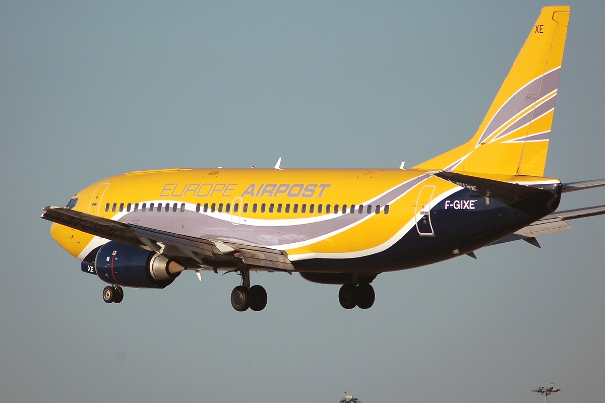 F-GIXE · Boeing 737-3B3 · (LIS / LPPT)