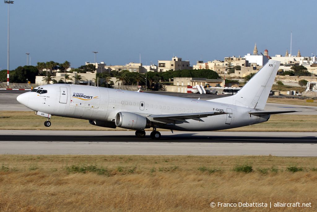F-GIXR · Boeing 737-3H6(SF) · (MLA / LMML)