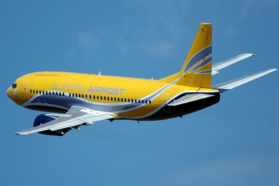 F-GZTA · Boeing 737-33V · (FNC / LPMA)