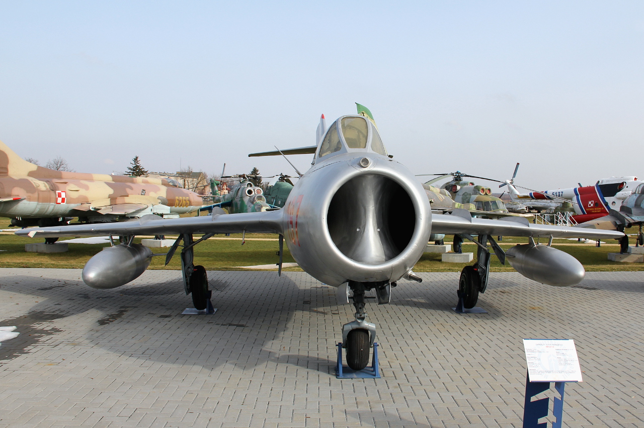 197 · PZL-Mielec SBLim-2 (MiG-15UTI) · (EPDE)