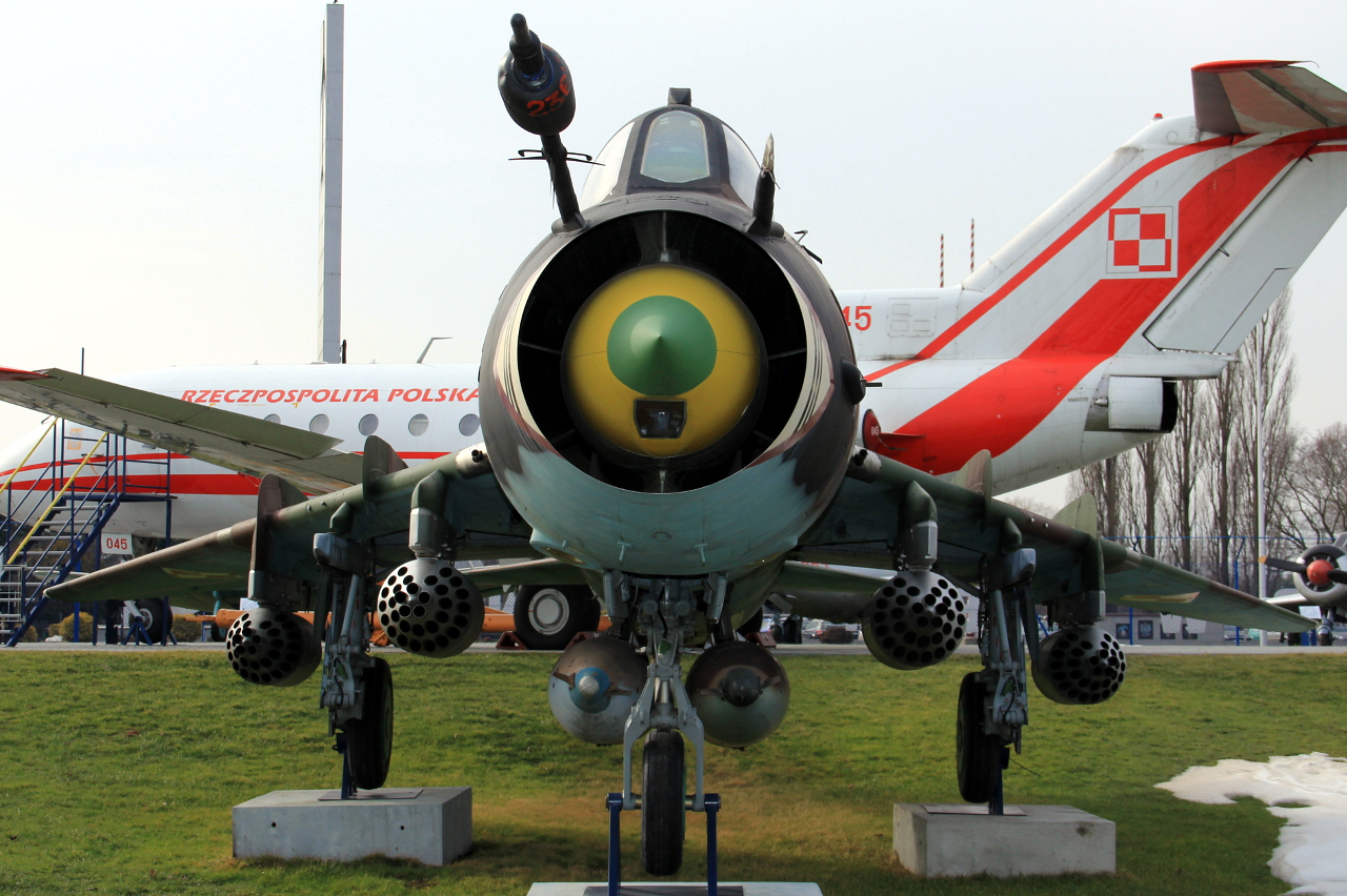 9410 · Sukhoi Su-22M4 · (EPDE)