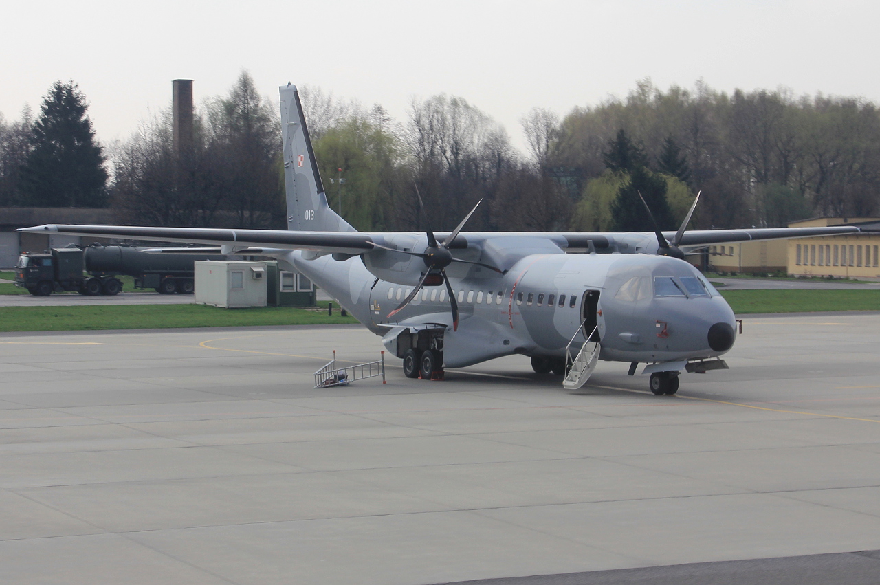 013 · CASA C-295M · (KRK / EPKK)