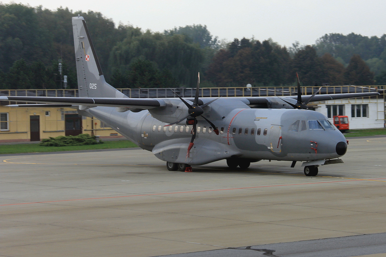 025 · CASA C-295M · (KRK / EPKK)