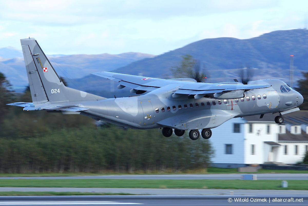 024 · CASA C-295M · (SVG / ENZV)
