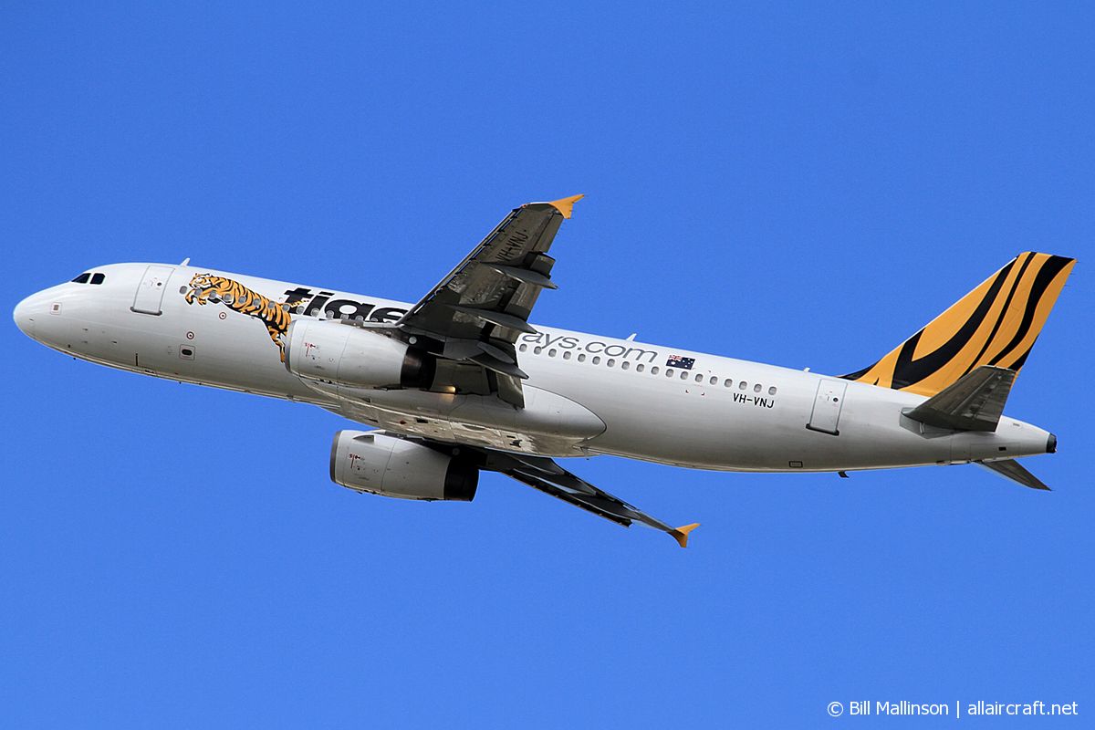 VH-VNJ · Airbus A320-232 · (SYD / YSSY)
