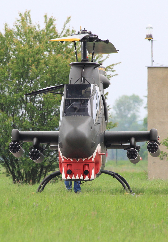 OK-AHC · Bell AH-1P Cobra · (LKHK / EHS)