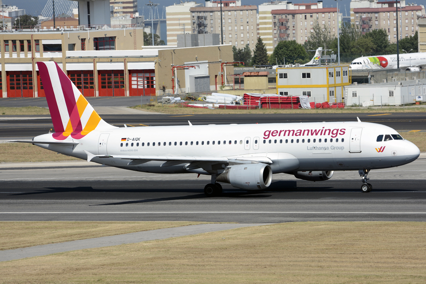 D-AIQK · Airbus A320-211 · (LIS / LPPT)