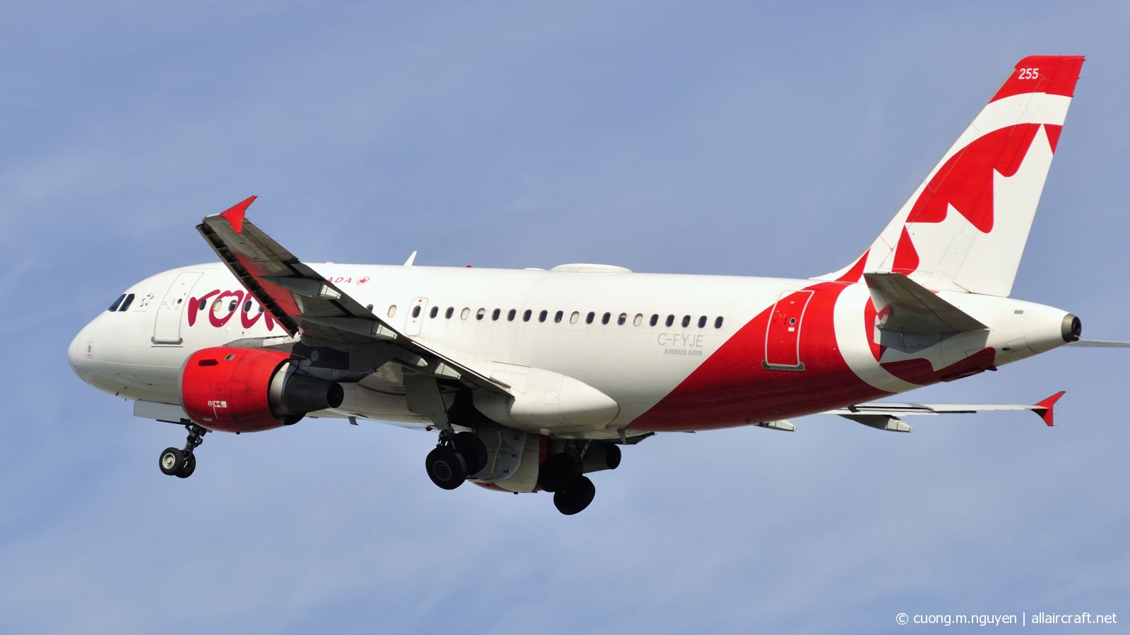 C-FYJE · Airbus A319-114 · (YUL / CYUL)
