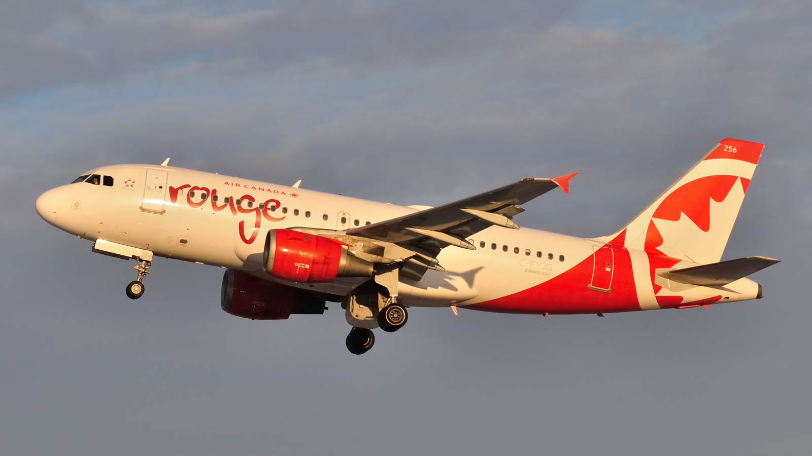 C-FYJG · Airbus A319-114 · (YUL / CYUL)