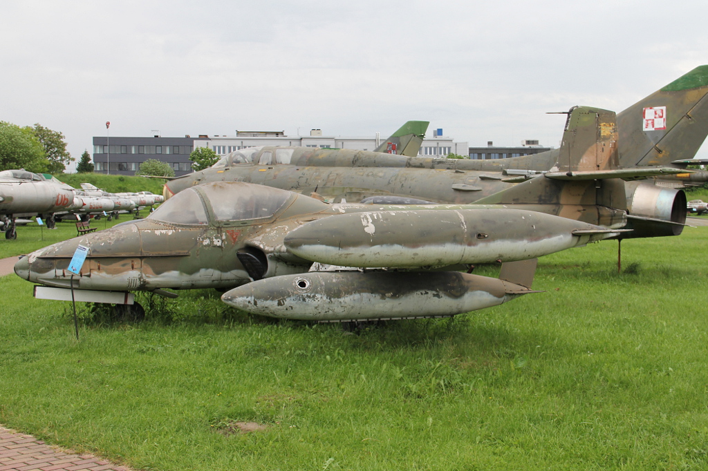 68-7916 · Cessna A-37B Dragonfly · (EPKC)