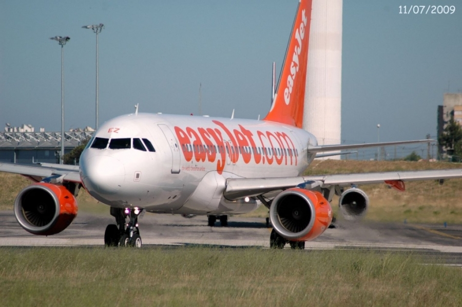 G-EZEZ · Airbus A319-111 · (LIS / LPPT)
