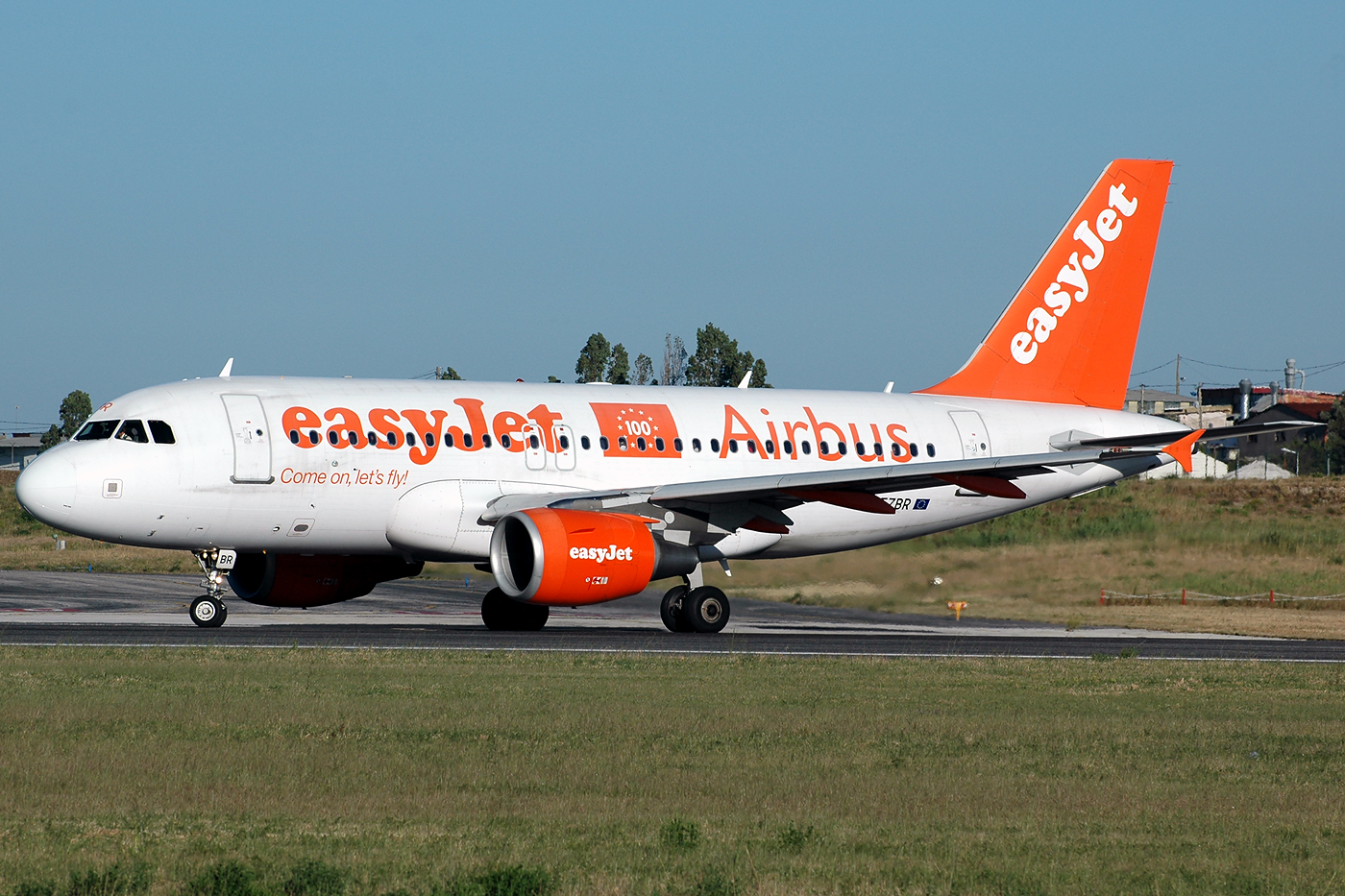 G-EZBR · Airbus A319-111 · (LIS / LPPT)