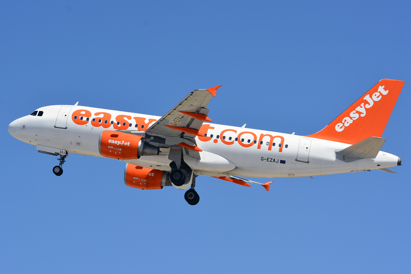 G-EZAJ · Airbus A319-111 · (FAO / LPFR)