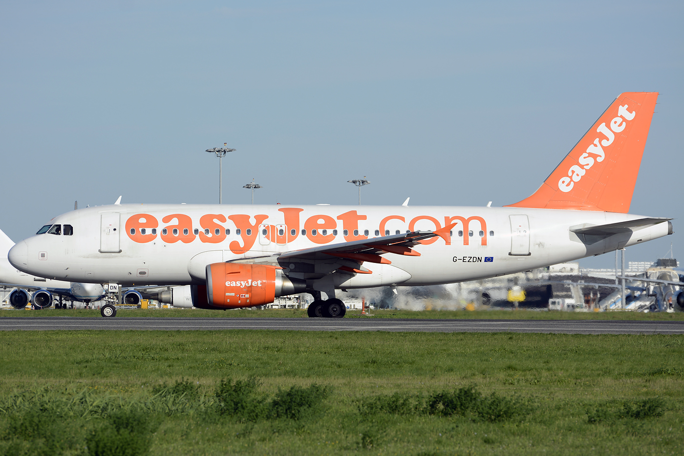 G-EZDN · Airbus A319-111 · (LIS / LPPT)