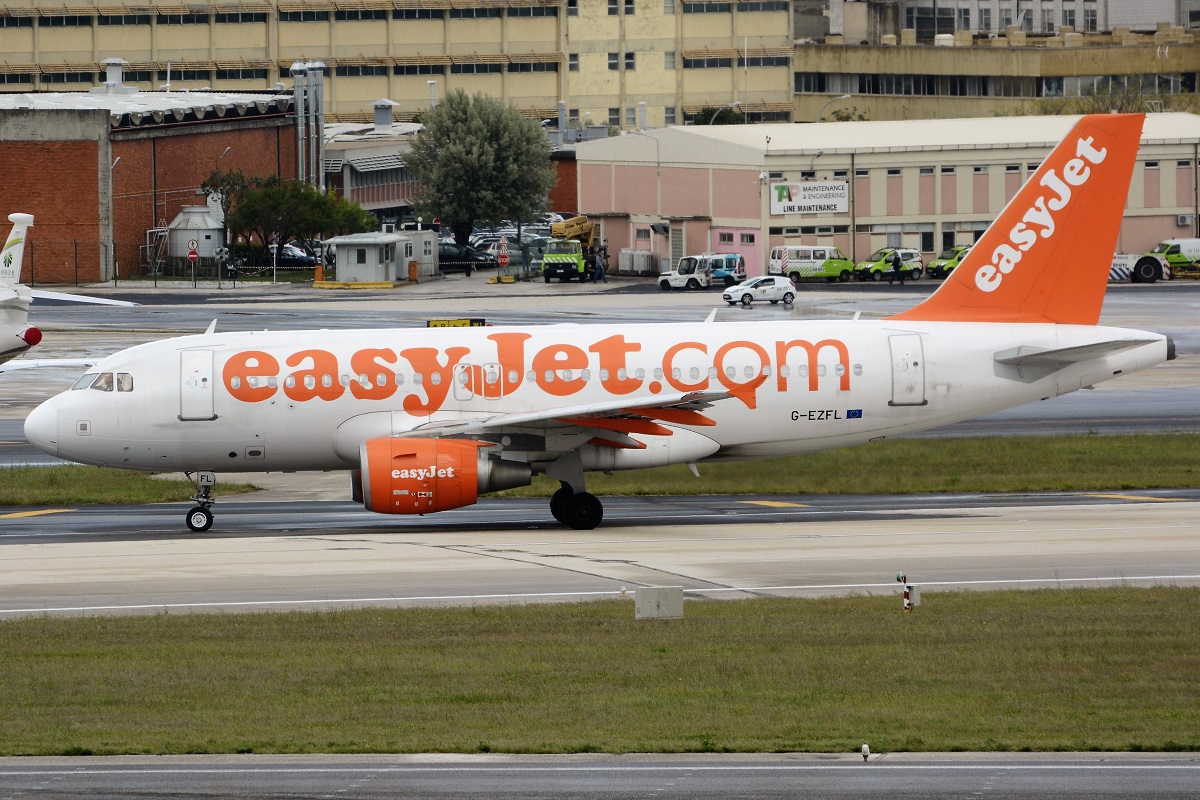 G-EZFL · Airbus A319-111 · (LIS / LPPT)