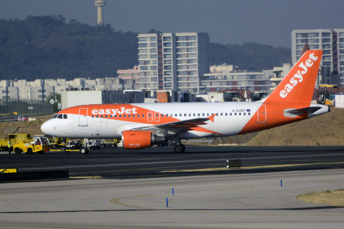G-EZBY · Airbus A319-111 · (LIS / LPPT)