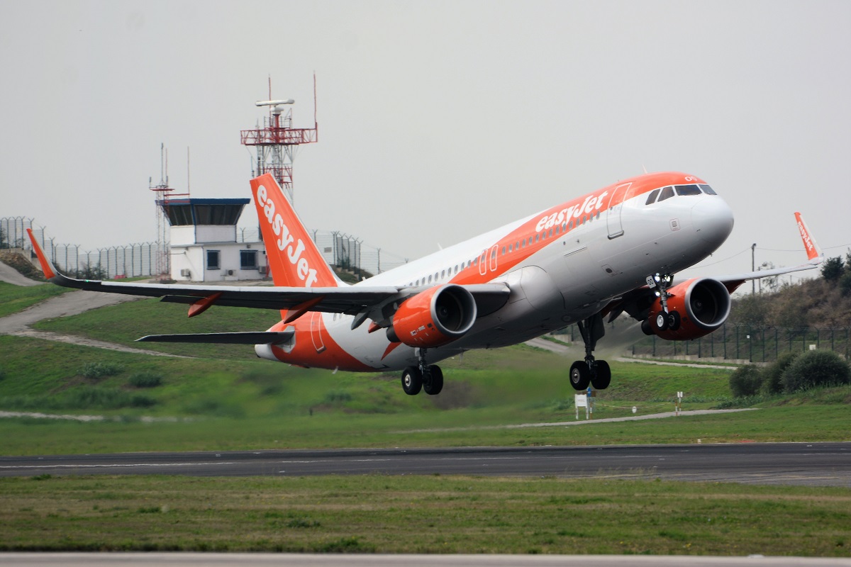 G-EZOO · Airbus A320-214(WL) · (LIS / LPPT)