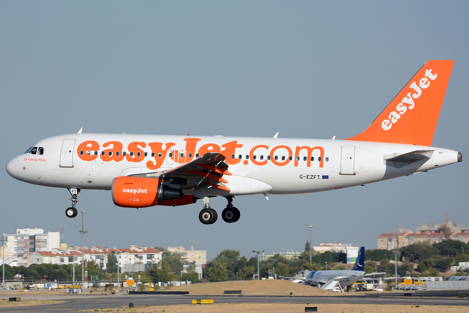 G-EZFT · Airbus A319-111 · (LIS / LPPT)