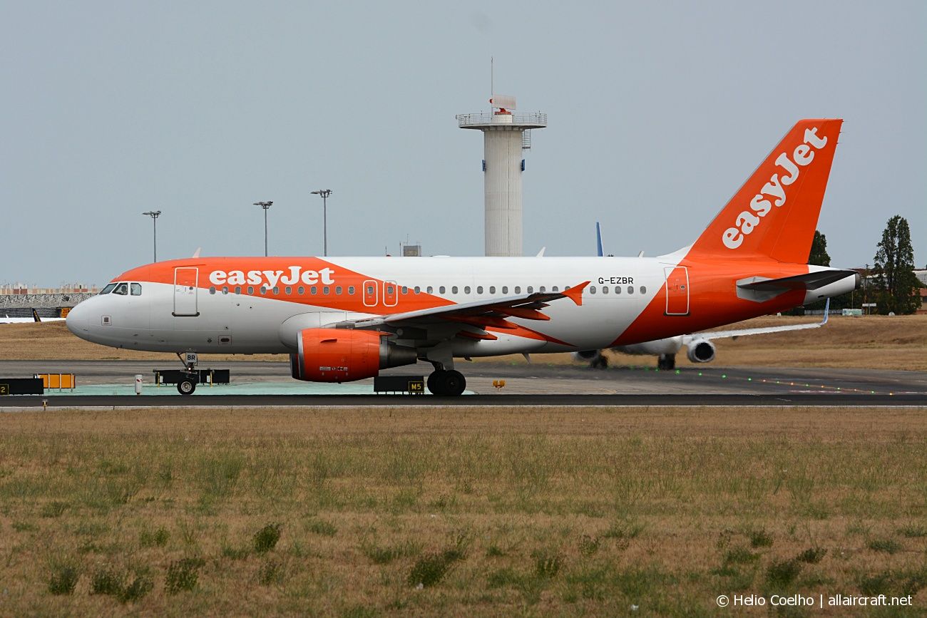 G-EZBR · Airbus A319-111 · (LIS / LPPT)