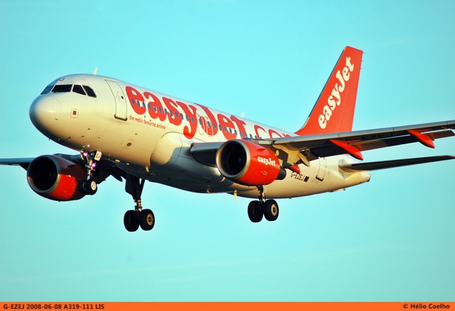 G-EZAJ · Airbus A319-111 · (LIS / LPPT)