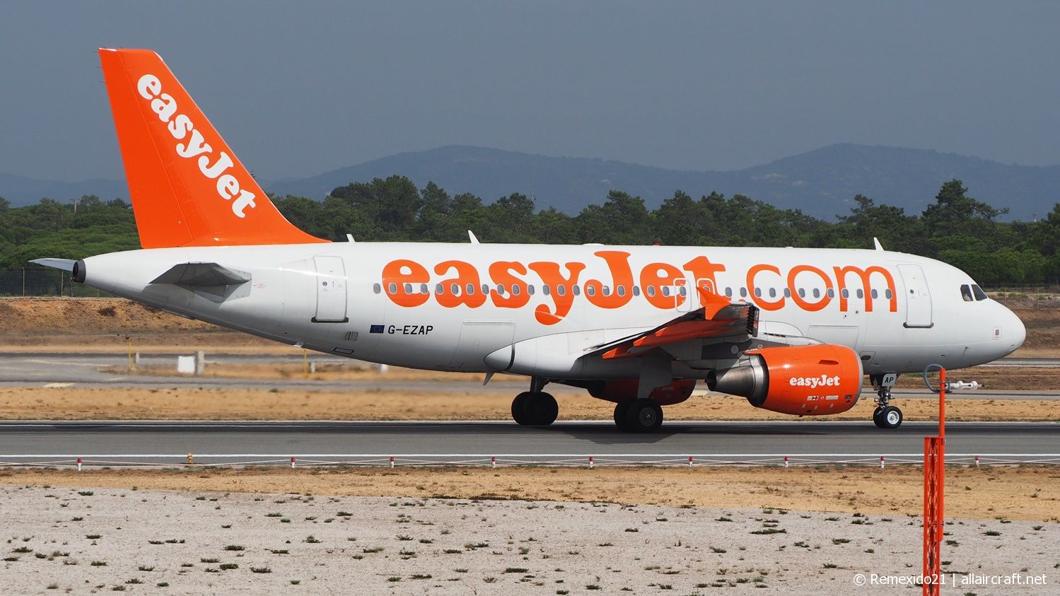 G-EZAP · Airbus A319-111 · (FAO / LPFR)