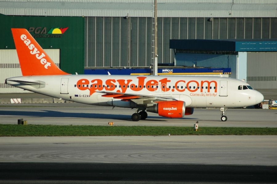 G-EZAV · Airbus A319-111 · (LIS / LPPT)
