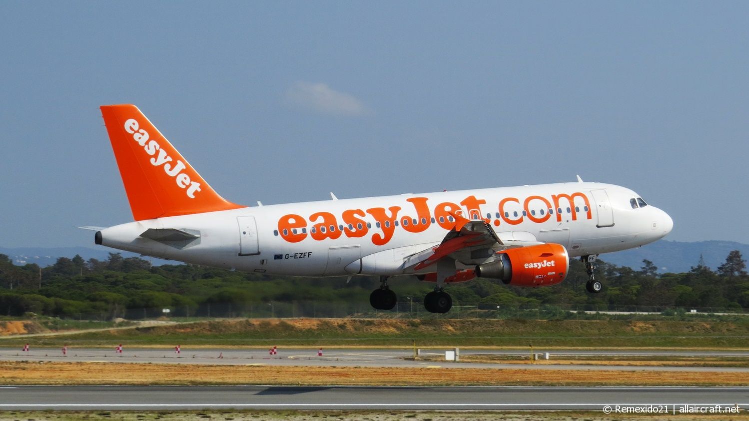 G-EZFF · Airbus A319-111 · (FAO / LPFR)