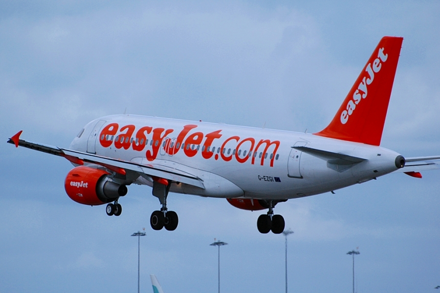 G-EZGI · Airbus A319-111 · (LIS / LPPT)