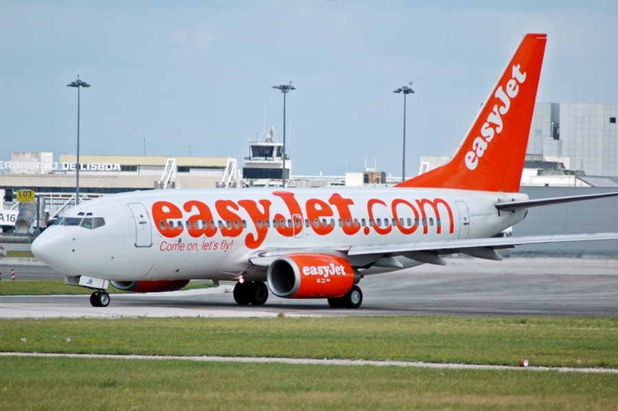 G-EZJB · Boeing 737-73V · (LIS / LPPT)