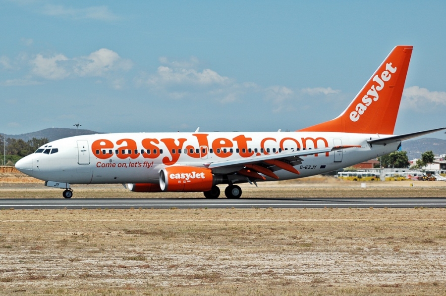 G-EZJY · Boeing 737-73V · (FAO / LPFR)