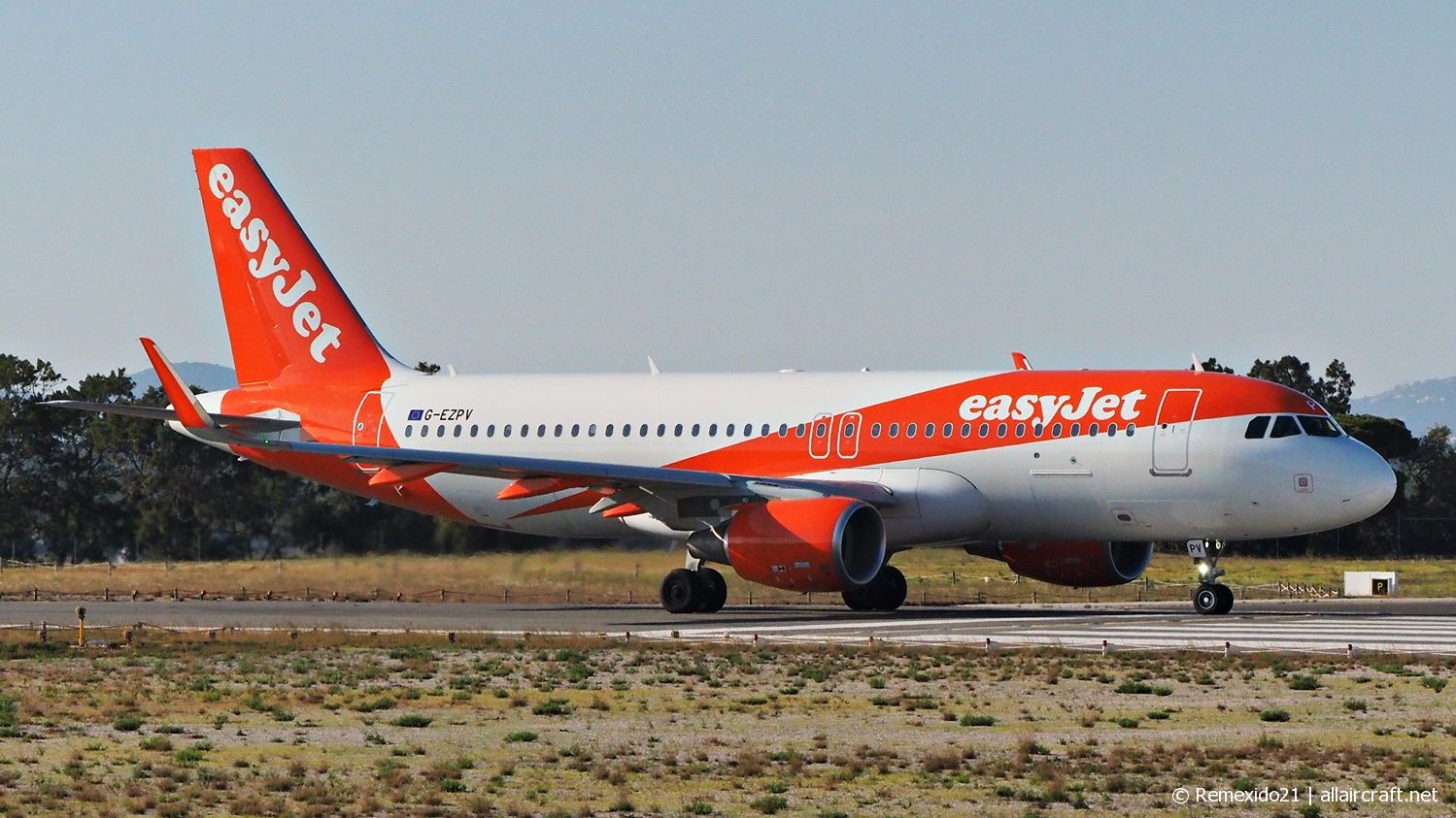 G-EZPV · Airbus A320-214(WL) · (FAO / LPFR)