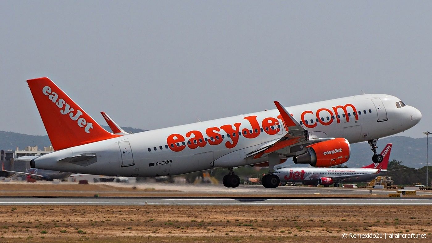 G-EZWC · Airbus A320-214(WL) · (FAO / LPFR)
