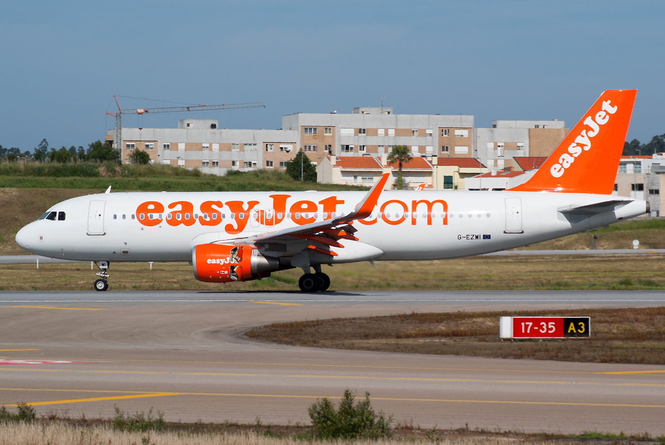 G-EZWI · Airbus A320-214(WL) · (OPO / LPPR)