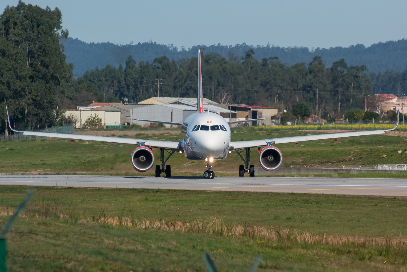 G-EZWP · Airbus A320-214(WL) · (OPO / LPPR)